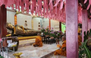 วัดศรีมหาโพธิ์ วัดพระนอน